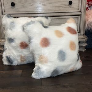 Ugg Polka Dot Pillow Set